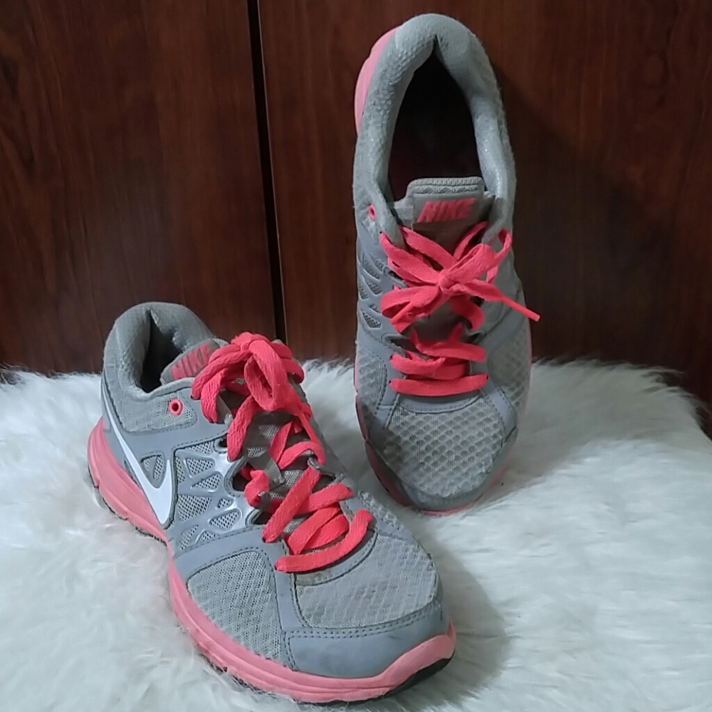 Nike Women's Coral Grey Air Relentless 2 Size 7.5